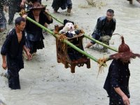 dog-festival-china1.jpg