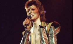 David-Bowie-as-Ziggy-Star-008.jpg