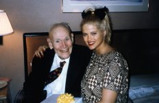 anna-nicole-smith-and-husband-j-howard-marshall.jpg