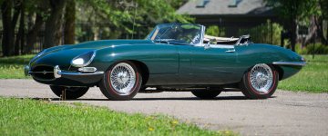 1963-Jaguar-XKE-Convertible-Green-slideshow-001@2x.jpg
