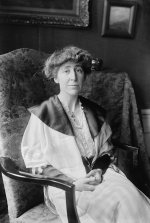 800px-Jeannette_Rankin,_Bain_News_Service,_facing_front.jpg