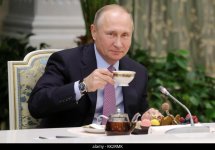 putin tea.jpg