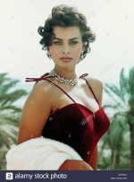 sophia-loren-italian-actress-AEYRA1.jpg