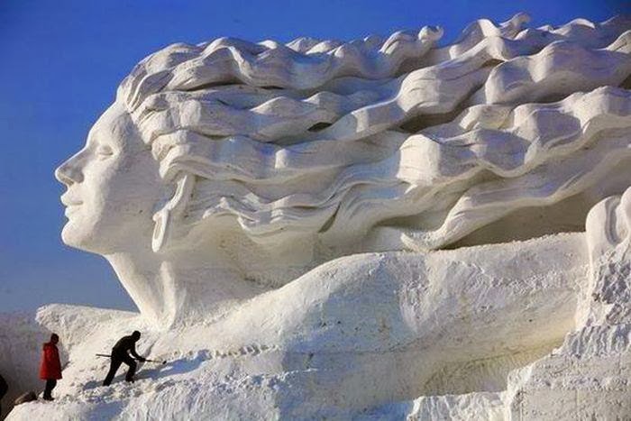 a+snow+queen+sculpture.jpg