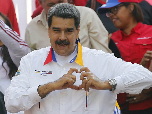 venezuela-nicolas-maduro-heart-fingers-file-ap-640x480.jpg