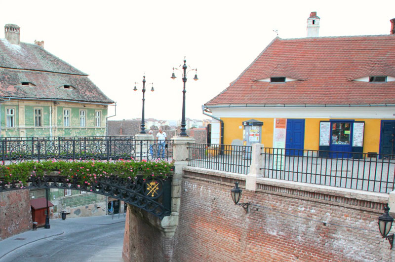 neighborhood-looks-suspicious-liars-bridge-sibiu-romania.jpg