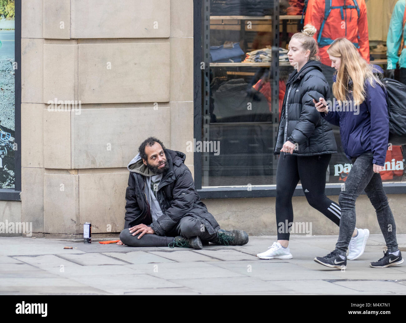 homeless-homelessness-sleeping-rough-beg-beggar-begging-hungry-cold-M4X7N1.jpg