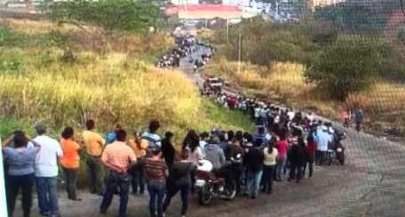 venezuela-food-lines.jpg