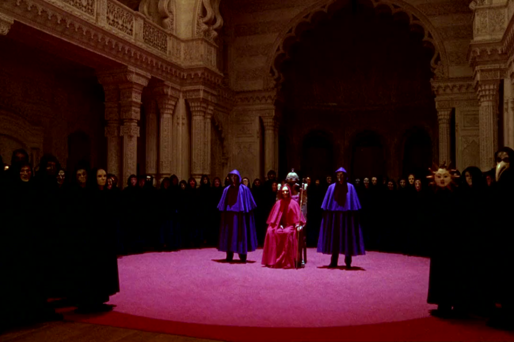 eyes-wide-shut-still-2.png