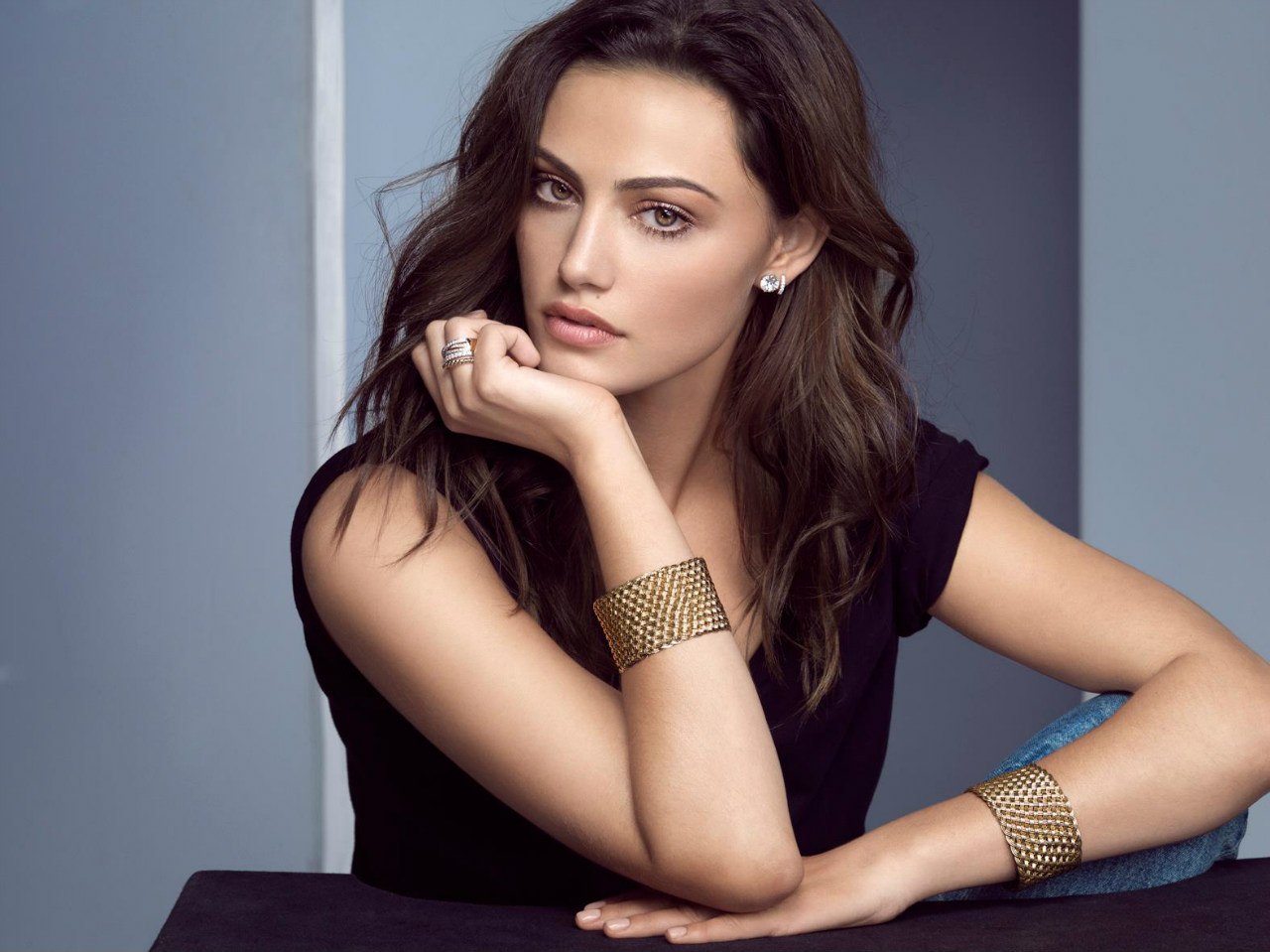 Phoebe-Tonkin-Logan-Jewellery-02.jpg