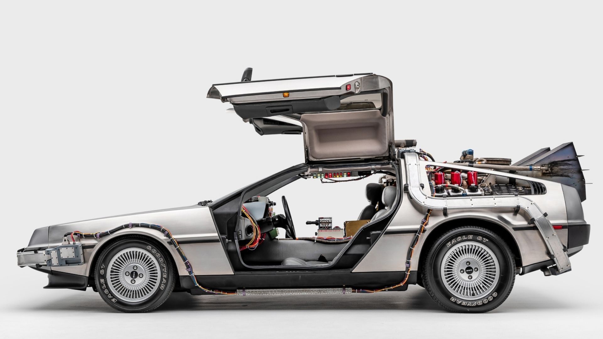 Time-Machine-DeLorean-Inducted-Into-National-Historic-Vehicle-Register.jpg