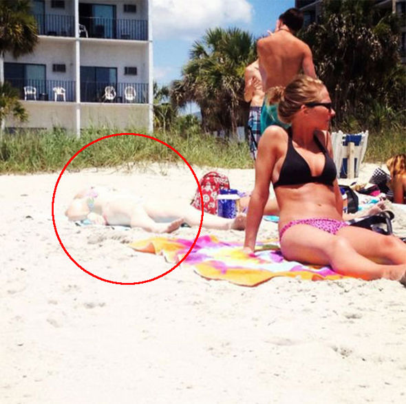 Pale-woman-on-the-beach-revealed-881779.jpg