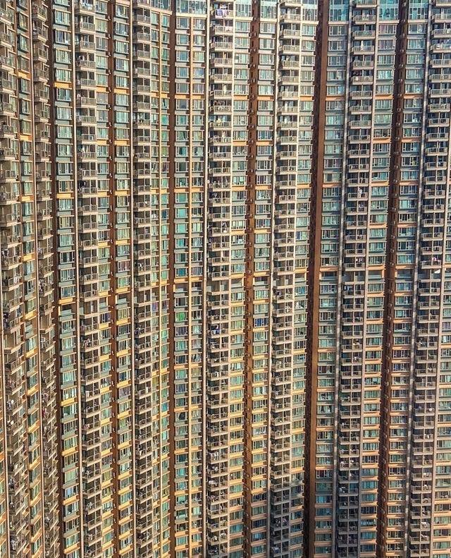 Highrise-Building-in-Hongkong.jpg