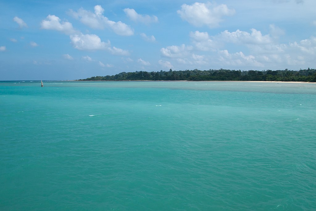 1024px-Shaheed_Island%2C_Andamans%2C_Bay%2C_Turquoise_water.jpg