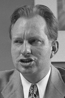 220px-L._Ron_Hubbard_in_1950_%28cropped%29.jpg