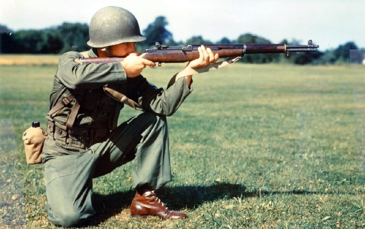 World-War-II-Guns-1.jpg